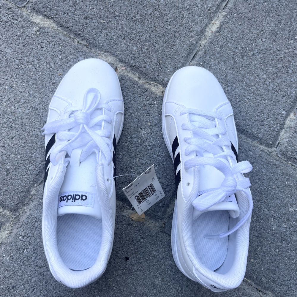 BRAND NEW - Adidas NEO Baseline Sneaker - Women's, size 4
